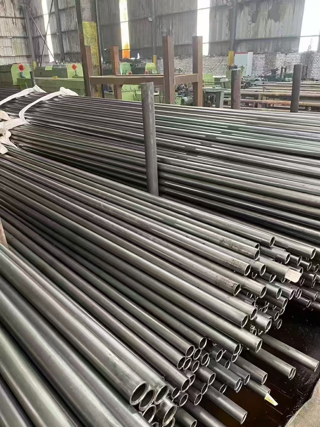 API 5L X60 ERW Carbon Steel Line Pipe 8 Inch SCH40 12 Meter Sour Service For Oil Transmission