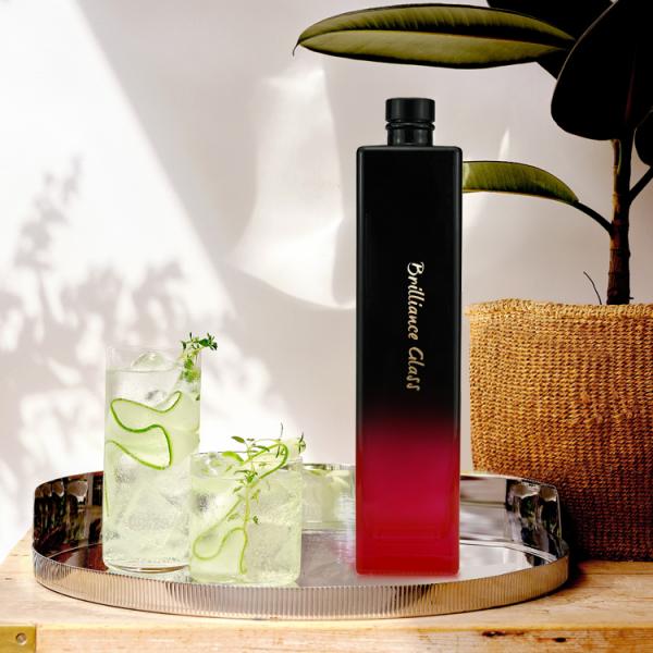 Low MOQ Glass Liquor Bottles for Vodka Whisky Rum Gins in 500ml 700ml 750ml Sizes