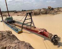 O equipamento de dragagem de modelo de 14 polegadas é projetado como uma estrutura de montagem de três corpos