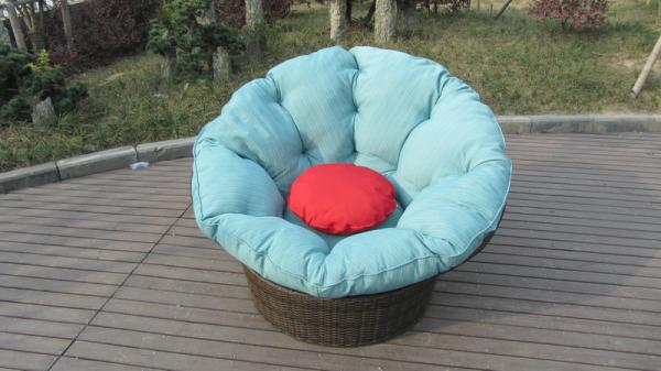 Round shape garden daybed wicker rattan beach swivel chair in all weather