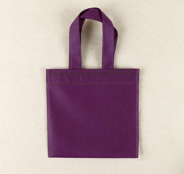 Impressão de logotipo personalizável Varejo em branco Reutilizável Cor do Arco-Íris Bolsas de presente DIY não tecidas