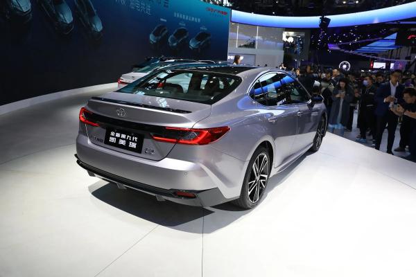 72kw Combined Maximum Power Toyota Camry 2024 Hybrid Gasoline Petrol Luxury Electric EV Sedan Car