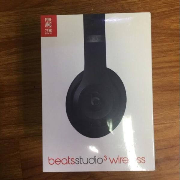 Beats by Dr. Dre Studio3 Wireless Headphones - Matte Black Fast & Free Delivery