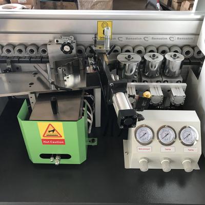 Panneau à base de bois, machine automatique de placage de chants lourde et grande pour MDF