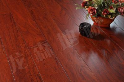 Plancher en bois de noix mandchou