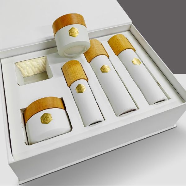 Skincare Honeycomb Box  Lotion Bottles  Custom Cardboard Boxes For Serums