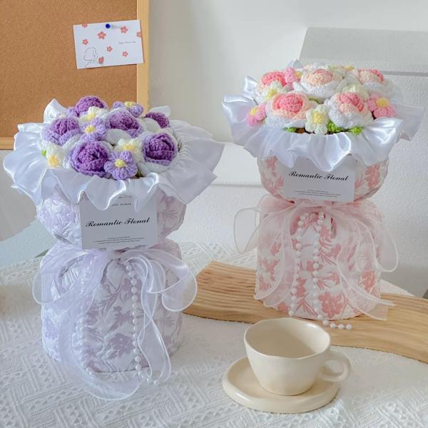 Qixi Festival Gifts Knitted Rose Flower Bouquets Gradient Rose Flowers Gifts for Girlfriend on Valentine's Day