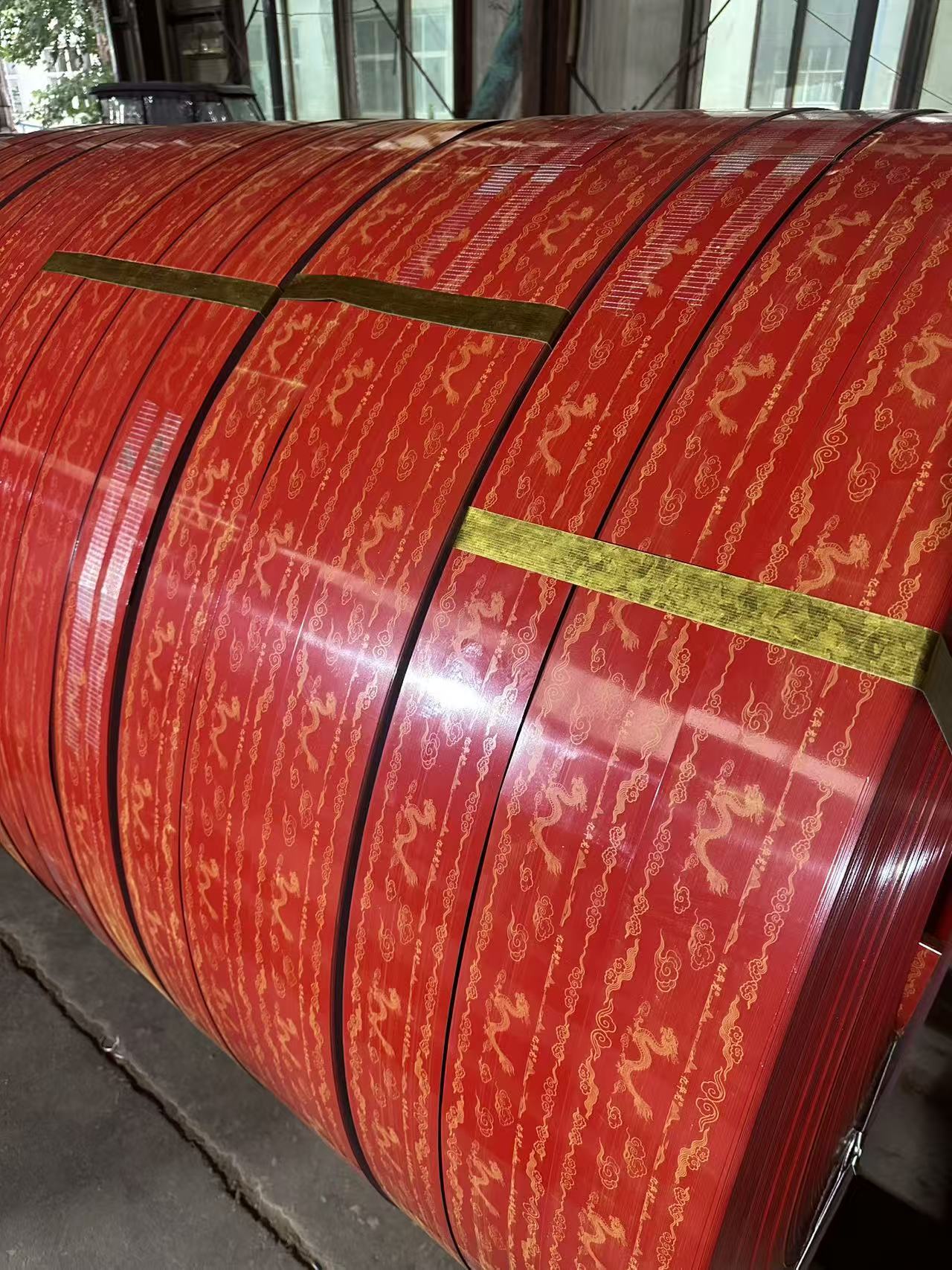 Red printed 620*0.8 red base gold dragon printed color picture with steel Chinese style auspicious cloud dragon pattern, bright colors. Suitable for Chinese-style decoration, comes with a festive and