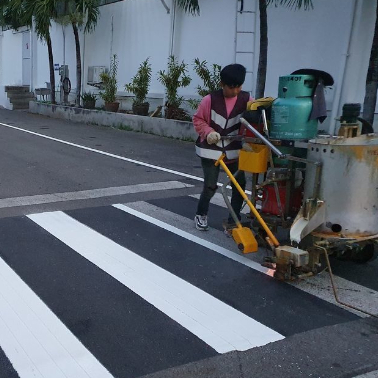 Waterproof And UV Resistant Thermoplastic Road Paint with Fast Drying Within 5 Minutes and High Reflective for Night Visibility