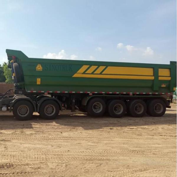 Sinotruk 3 axles 4 axles 40 cbm 60 tons tipper rear end dump car transport semi truck trailer with cargo truck body