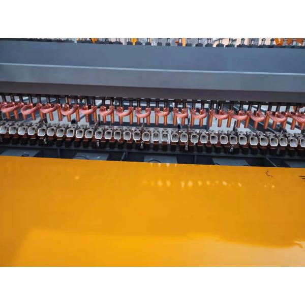 El tamaño 50-200m m del agujero de la anchura 2500m m soldó con autógena el alambre Mesh Machine