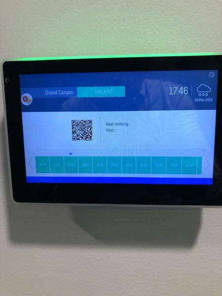 Different Options Industrial Tablet PC 7 Inch Wall Mounted Android Based Touch Display Interface