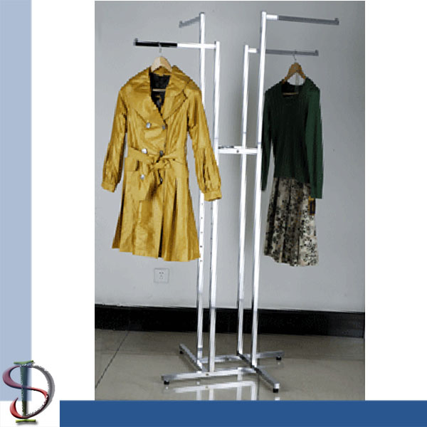 Регулируемый стеллаж для выставки товаров одежды металла трубки квадрата Chrome оружий высоты 4