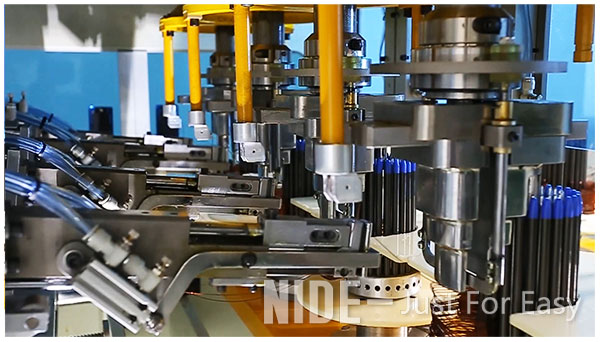 Máquina de bobina de bobina de la estación de trabajo ocho para el estator medio y grande del tamaño