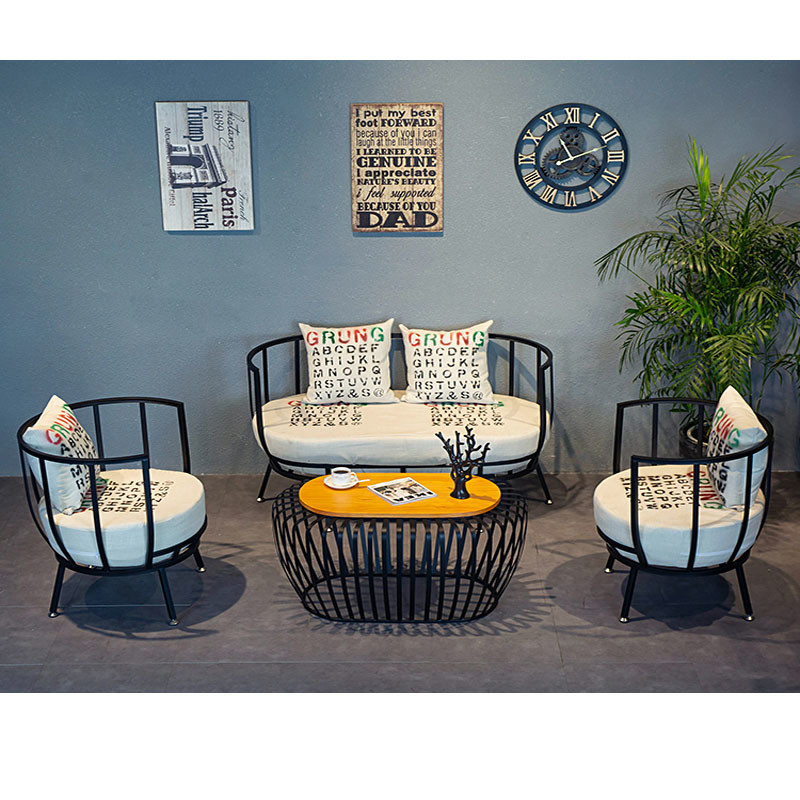 Outdoor Living Room Furniture 3Piece Iron Coffee Table Set with Modern Round Design
