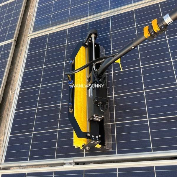 Serviço on-line 24 horas Robot inteligente de limpeza de painéis solares para lavagem conveniente