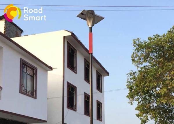 Residential Solar Powered Pole Lights Motion Sensor 2260lm Architectural Style