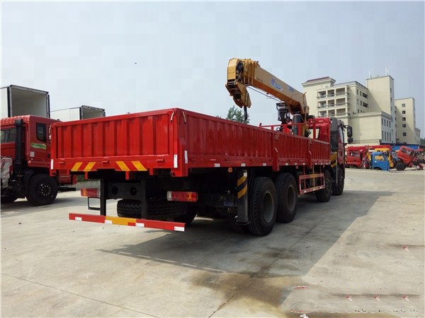 4 Axles 8x4 Truck Mounted Crane , 12 Ton Hydraulic Truck Crane