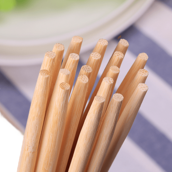 Customized Logo Natural Color Round Disposable Bamboo Chopsticks for Bulk Orders in Modern Style