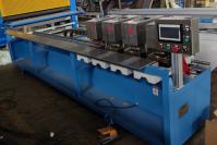 Máquina de perforar ángulo hidráulico de 200W Ángulos de 90° en el protector de borde de papel AP4-3000B