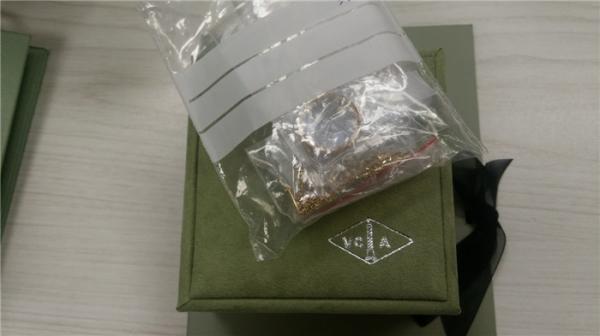 Van Cleef & Arpels Original Necklace Jewelry VCA Full Set Gift Box with Certificate