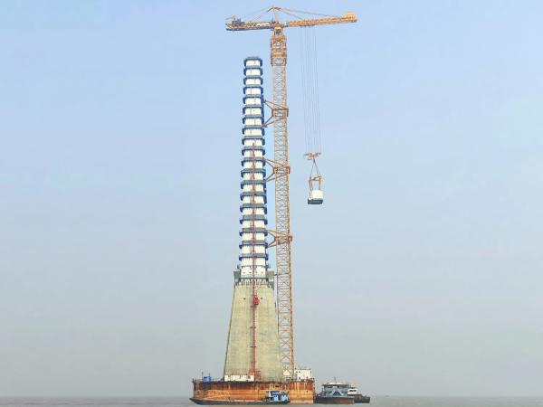 Zoomlion Brand 8t Mobile Tower Crane with Cabin