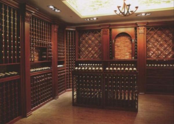 Barra de vinho europeia de superfície UV da madeira maciça do armário de exposição da sala de visitas do estilo