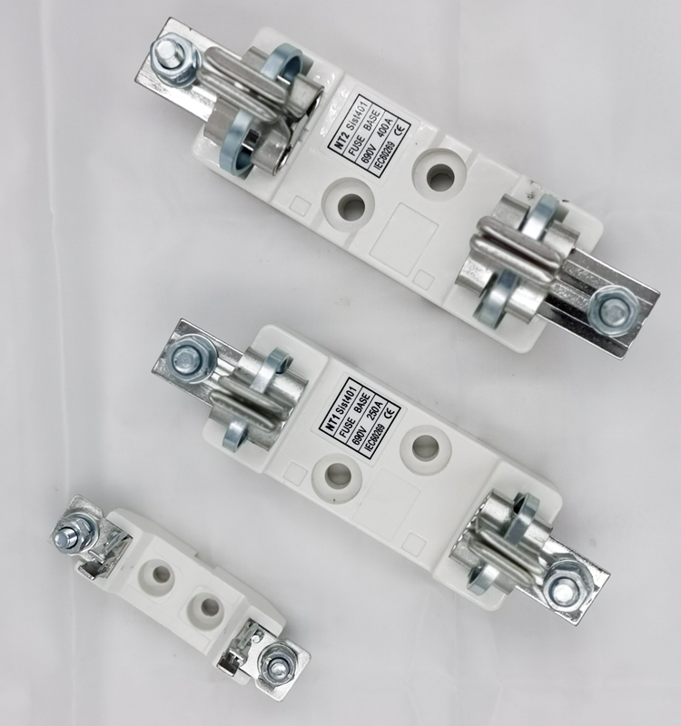 Good Quality Hrc Ceramic NH2 or NT2 Type Blade Fuse Base with 500V 120KA gG 400A NT2 NH2 Hrc Fuse Link