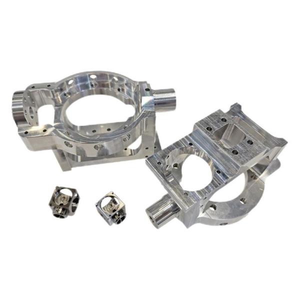 Titane 5 axes pièces d'usinage CNC anodisant électroplaté lisse