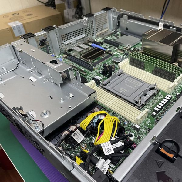 HPE Proliant DL380 G11 2U Rack Server 4416 2.0GHz 20 Core CPU Rack Mount Server