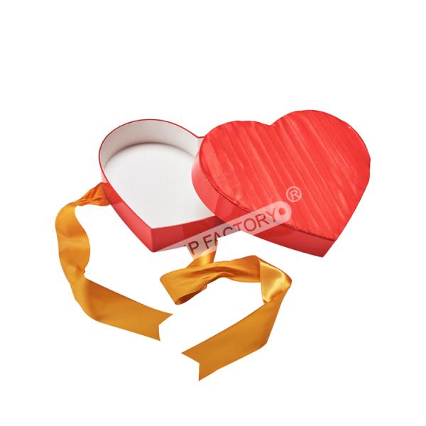 Romantic Satin Heart Shaped Gift Box With Gold Bow Luxury Packaging For Wedding