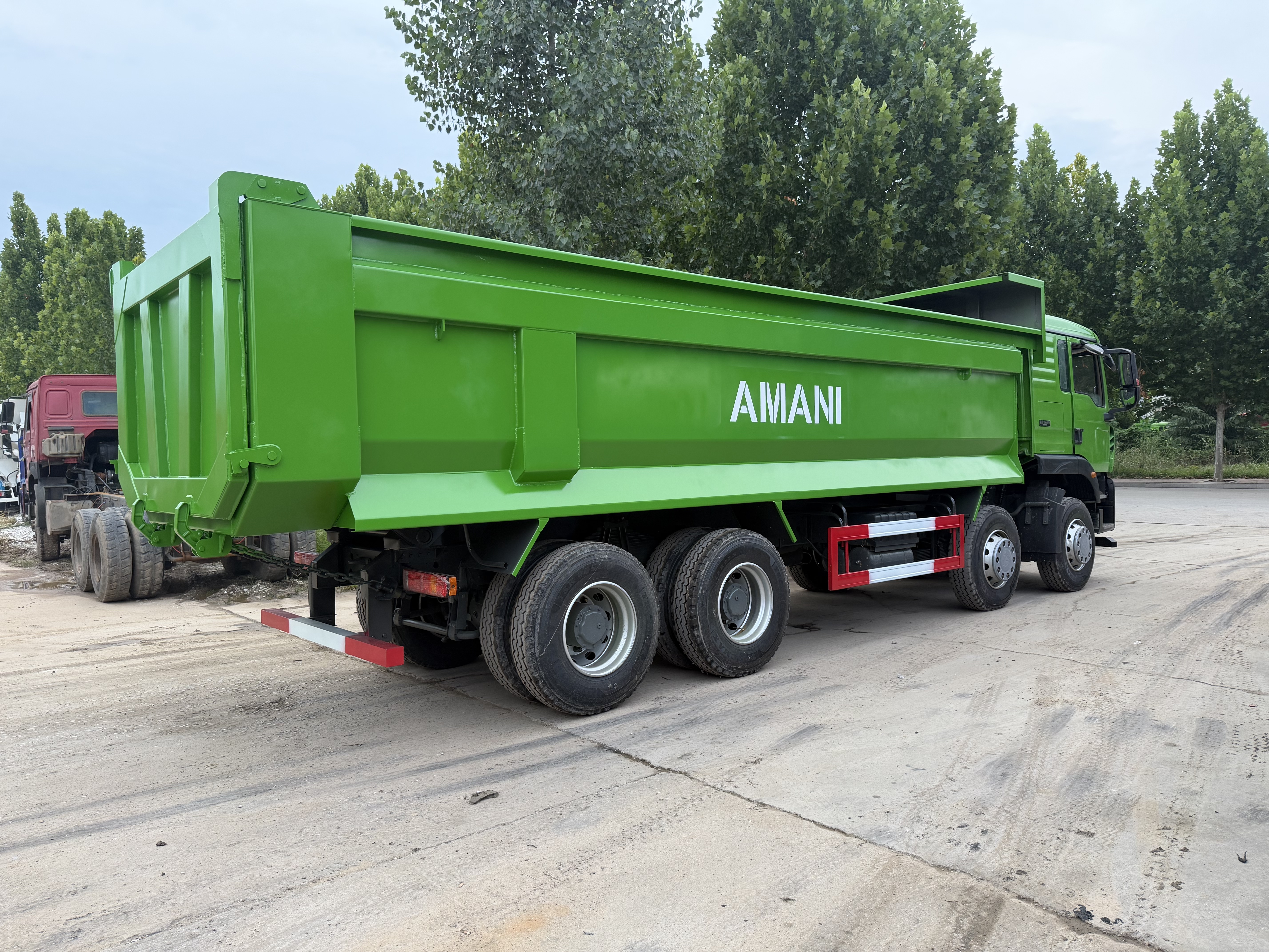 Used Dump Truck Howo TX Sinotruk Howo 8x4 Tipper 12 Wheeler manual diesel