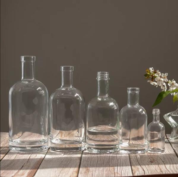 Directly Sell Customize Sealing Type Clear Empty Liquor Bottles for Brandy Whiskey Rum Gin