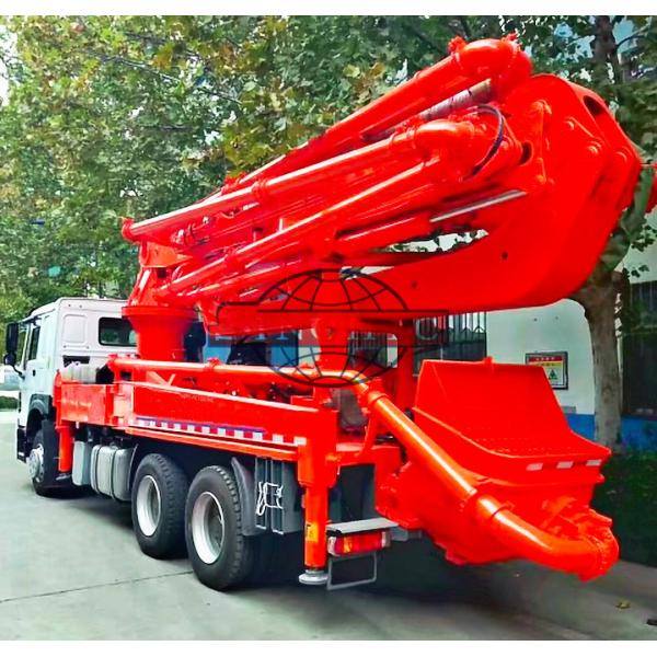 6x4 HOWO Cement Boom Truck , 37 / 39 Meter Boom Height Cement Pump Truck