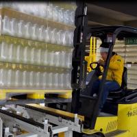 Water Production Line Glass Bottle Depalletizer Machine High Level 1500Kg 20Kw