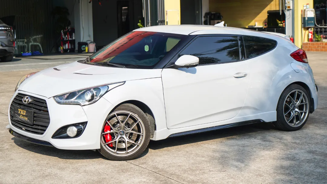 Front Big Brake Kit 4 Piston Caliper With 355x28mm Rotor BBK Auto Brake System For Hyundai Veloster 18 Inch Car Rim