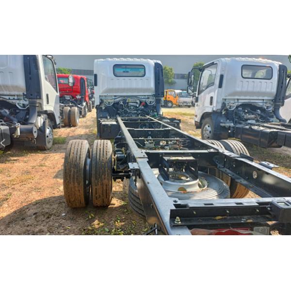 Camion de marchandises en rangée unique Isuzu 10 tonnes 4×2 Camion de camions 5,5 mètres de long Box Euro 4 Cabine plate