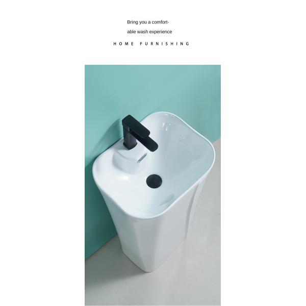 Оптовая цена Современные санитарные принадлежности Бесплатное стоящее белое керамическое ванное место