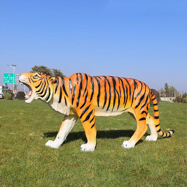 Outdoor Display Life Size Bengal Tiger Fiberglass Statue with Marine-Grade Fiberglass Construction