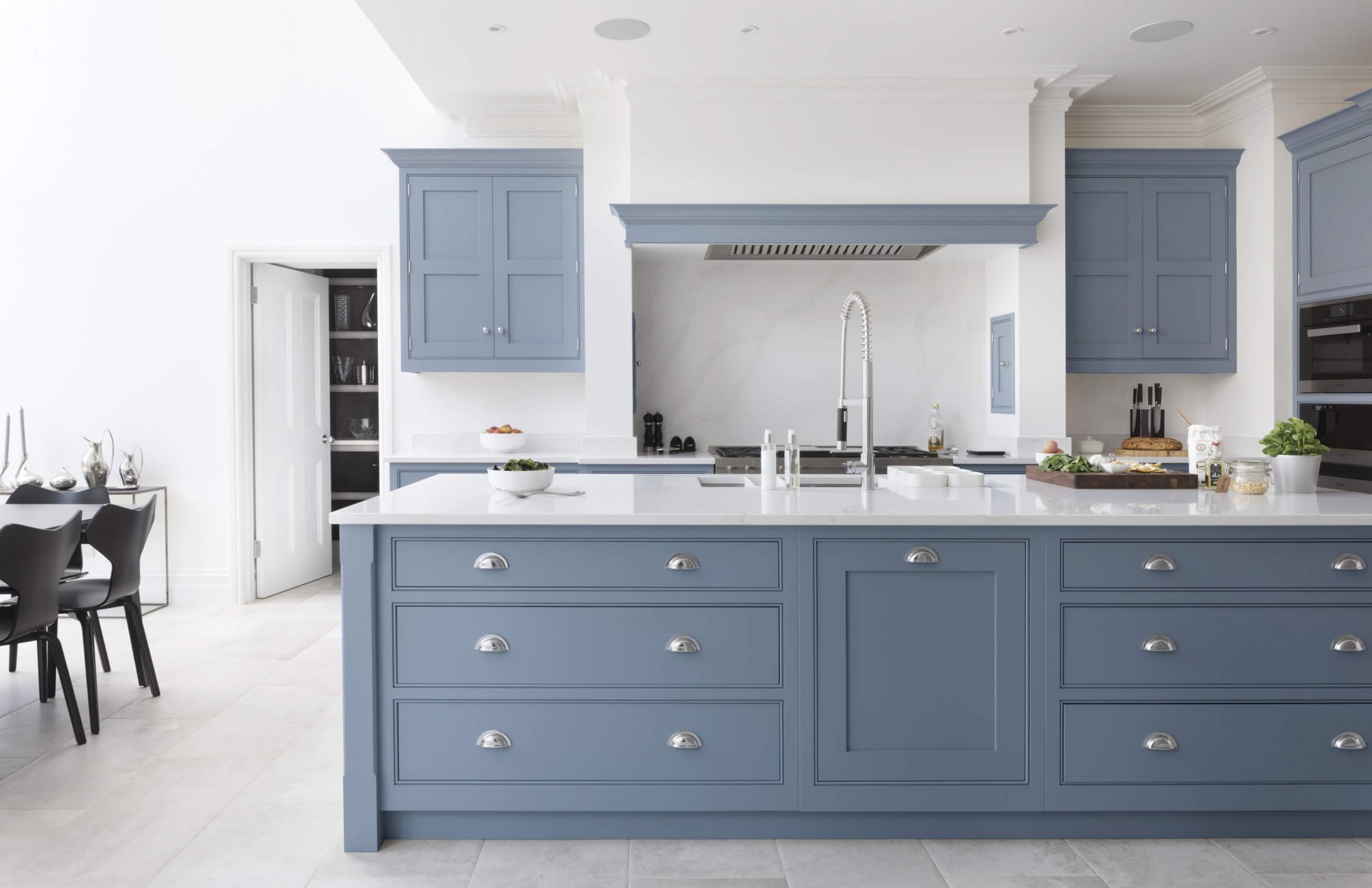 Custom Size European Style Kitchen Wall Cabinet with Guaranteed and Modern Design
