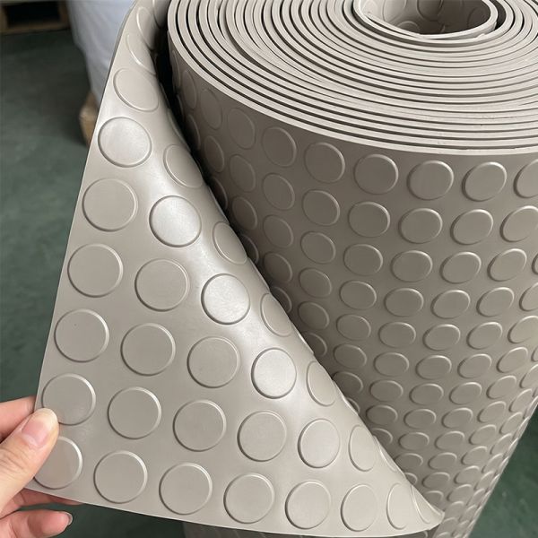 Waterproof Studded Rubber Flooring Matting Anti Slip For Garage Workshop