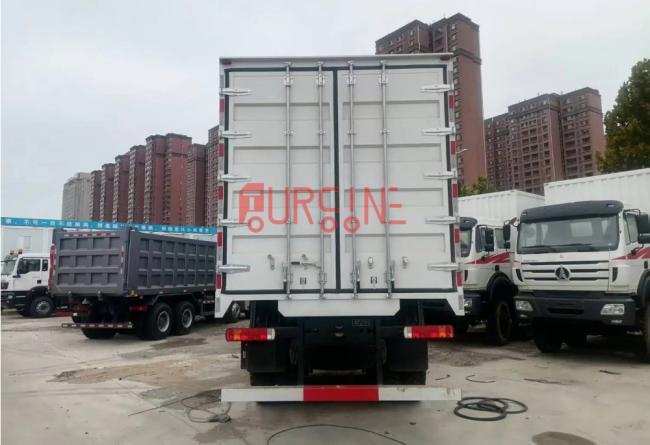 Beiben 8×8 420HP Heavy Duty Van Cargo Truck
