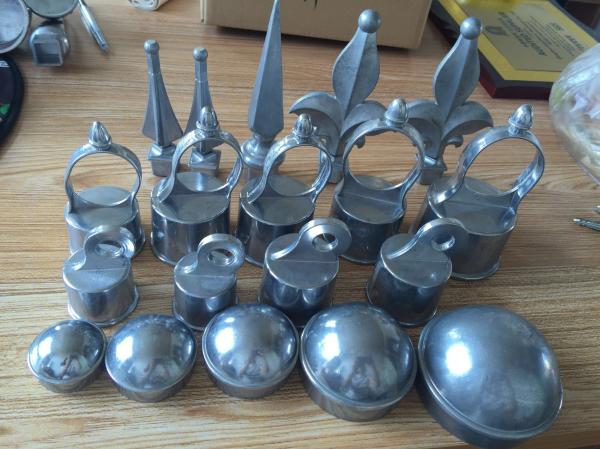 Commercial Grounds Chain Link Fence Fittings Aluminum Die Casting Fence Post