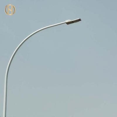ISO resistente 9001 do vento de aço laminado a alta temperatura dobro de polo de iluminação do braço certificado