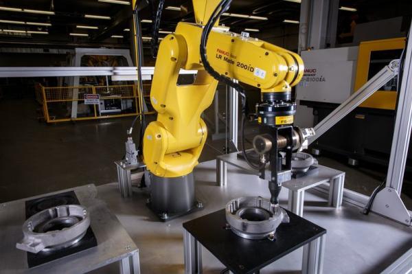 FANUC payload 7kg 6 axis industrial robot programming small size handling assembly robotic workstation