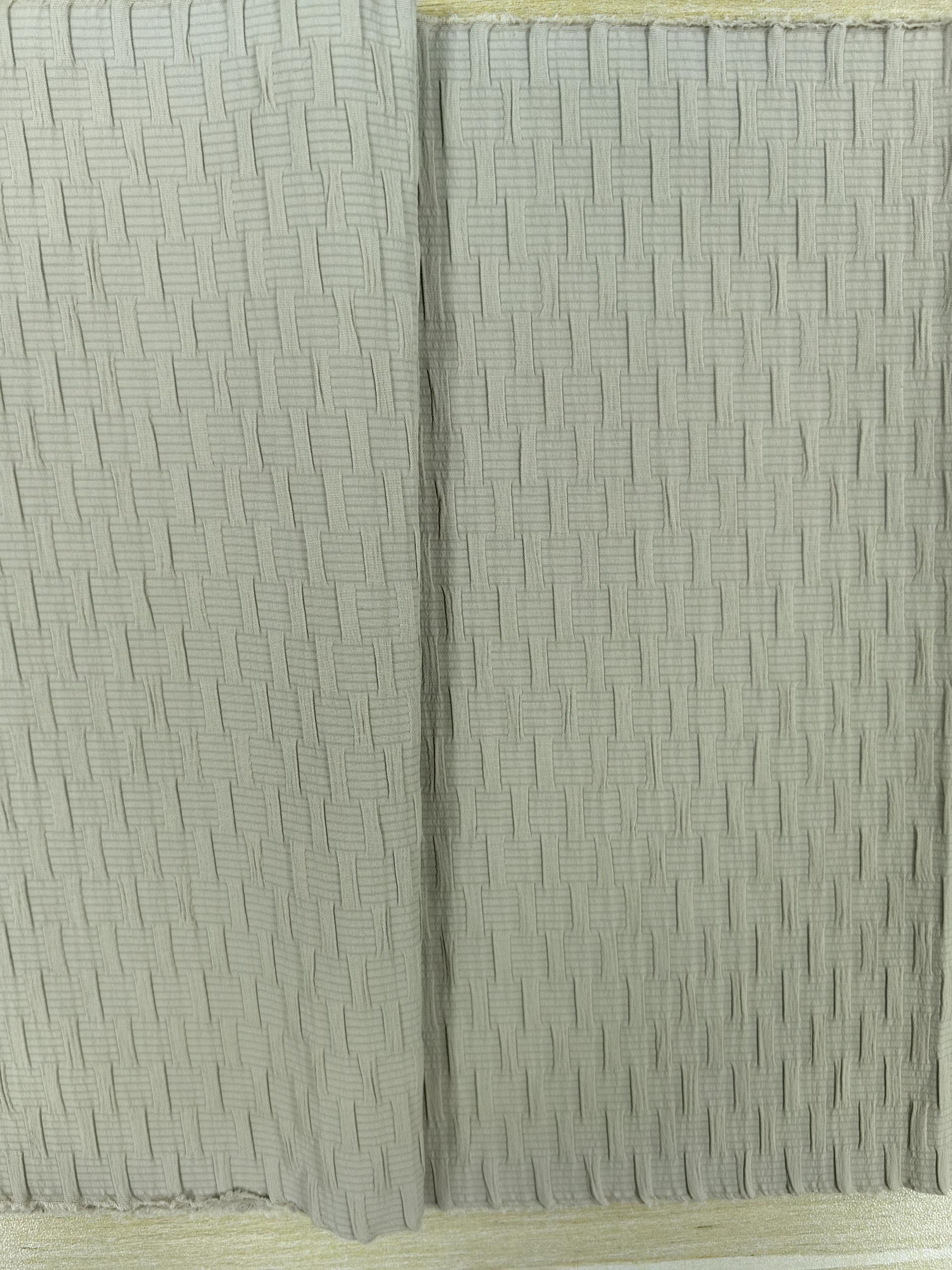 Tissu en polyester 50D*50D+75T8 100%P 96±3GSM