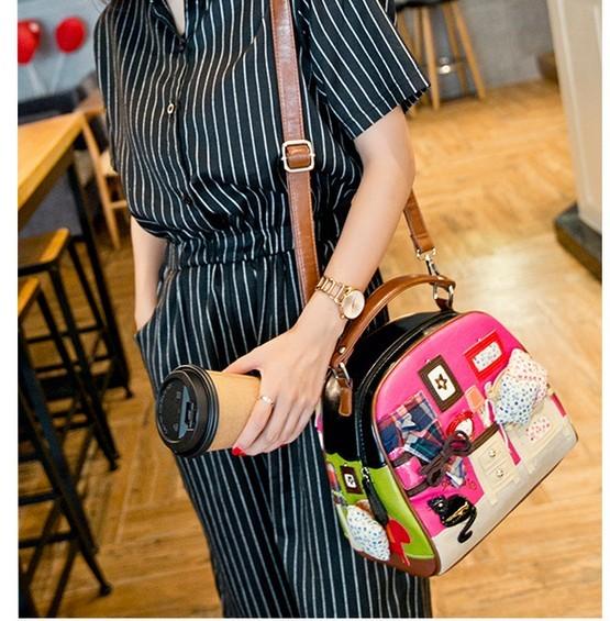 New Korean version of casual retro Mobile Messenger bag shell cartoon female zipper