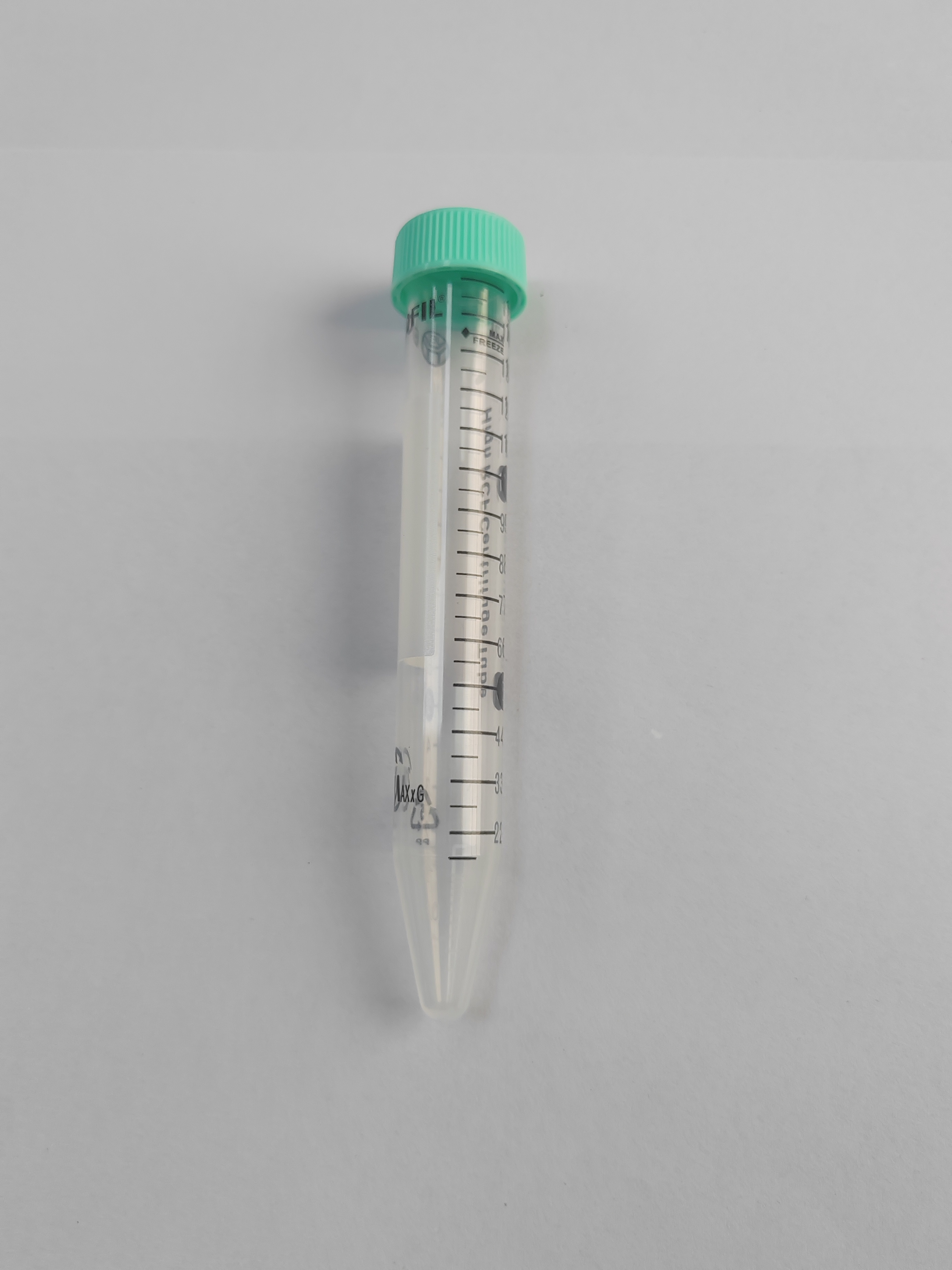 Lab Disposable Falcon Tube 15ml 50ml Pyrogen-Free Plastic Conical Centrifuge Tube with Screw Cap Made from PP Material