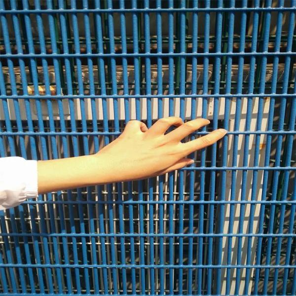Industry Area Curved 358 Security Mesh Panels With 4 Mm Horizontal Wire And Vertical Wire
