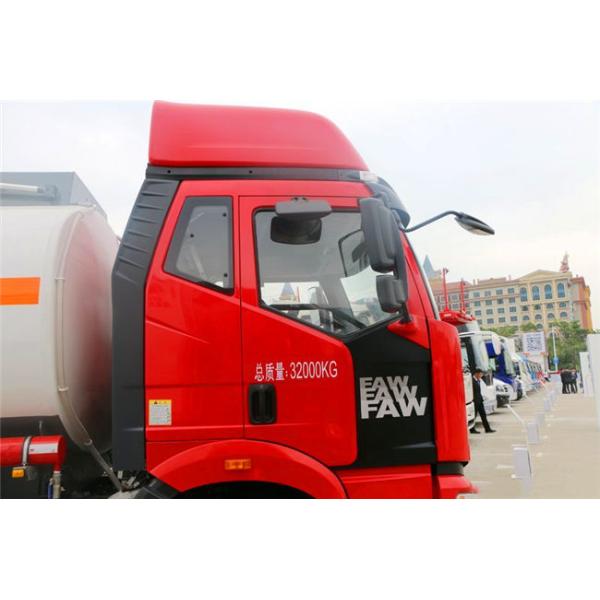 Large Capacity 8x4 FAW Diesel Fuel Storage Tank Truck Euro III Red Color